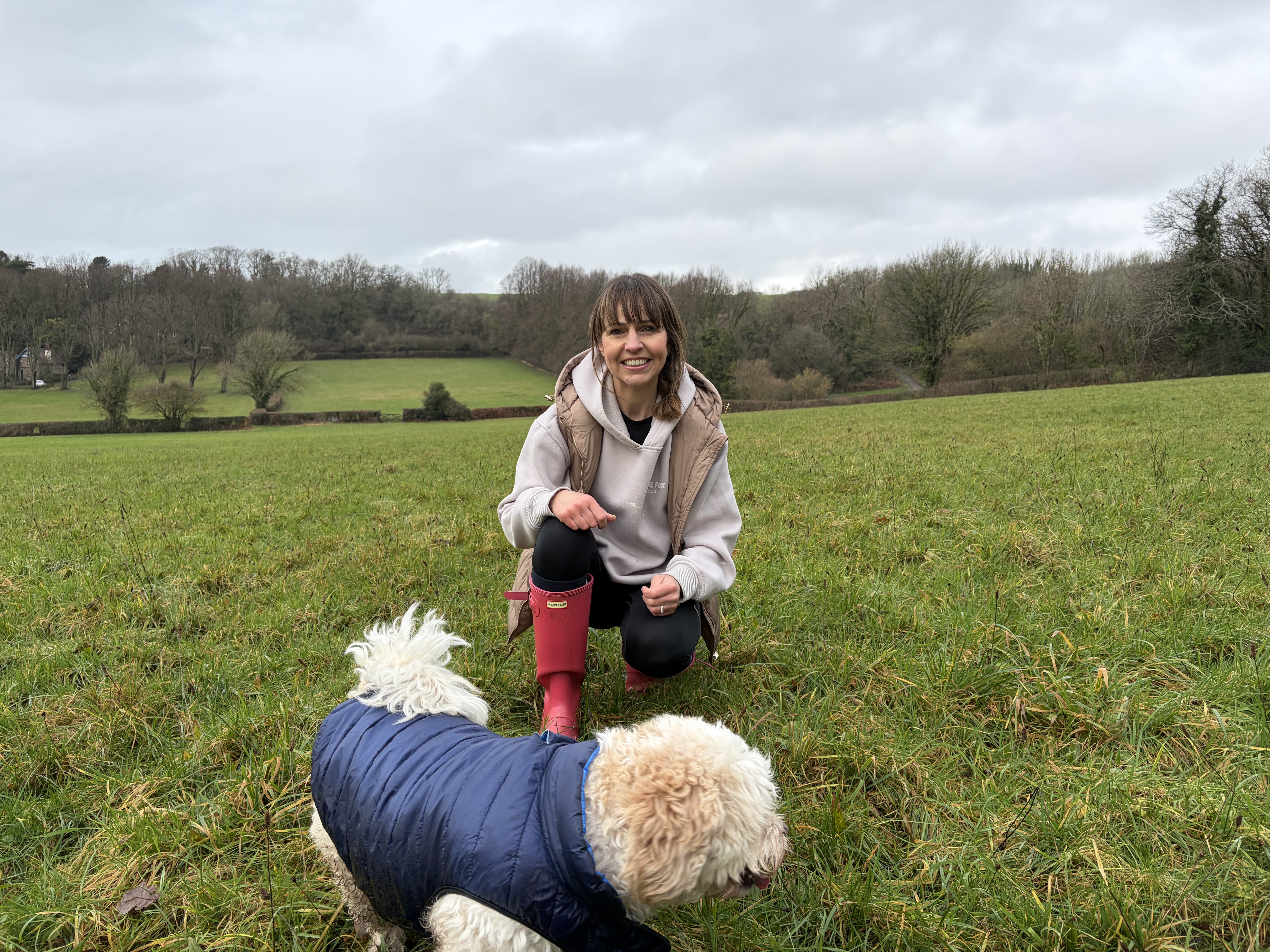 Professional dog walker looking after a dog in Dinas Powys. Dinas Powys dog walker professional and certified